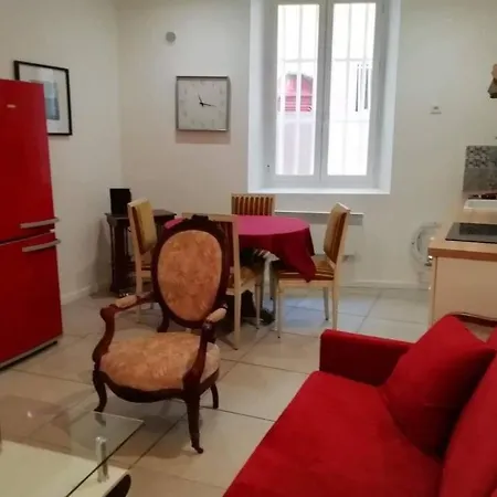 Typique Dans Le Centre Historique 47m2