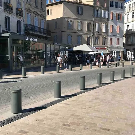 شقة Typique Dans Le Centre Historique 47m2