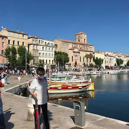 Typique Dans Le Centre Historique 47m2 شقة *
