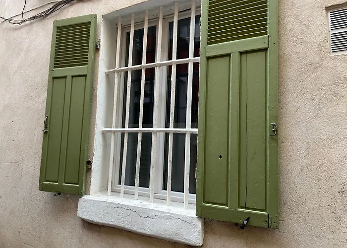 Apartament Typique Dans Le Centre Historique 47m2 *